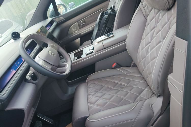 Used Nio ES8 2026 Model 7-seat Executive Luxury Edition Left Front Seat
