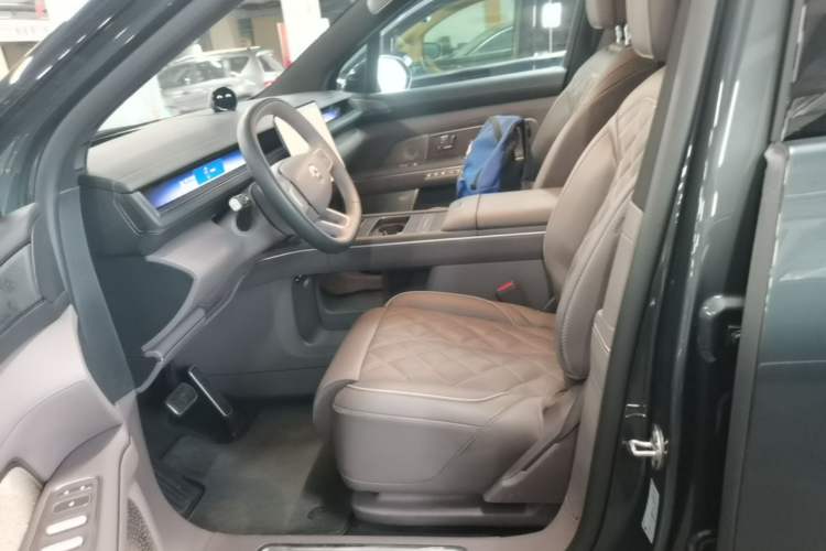 Used Nio ES8 2026 Model 6-seat Executive Signature Edition Left Front Seat