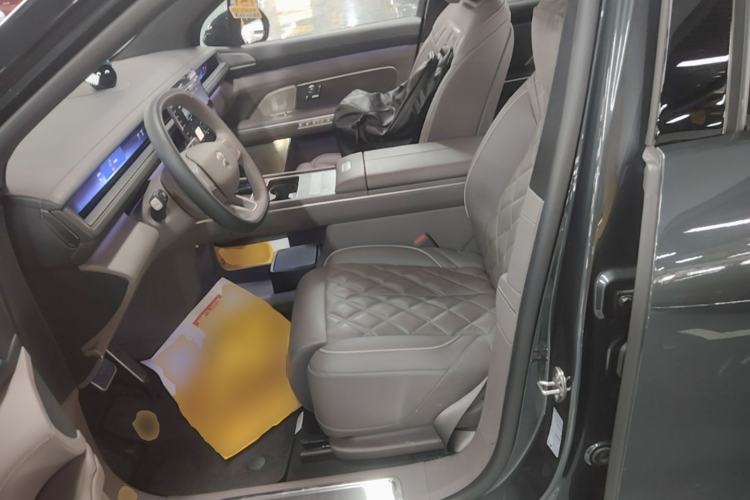 Used Nio ES8 2026 Model 6-seat Executive Signature Edition Left Front Seat
