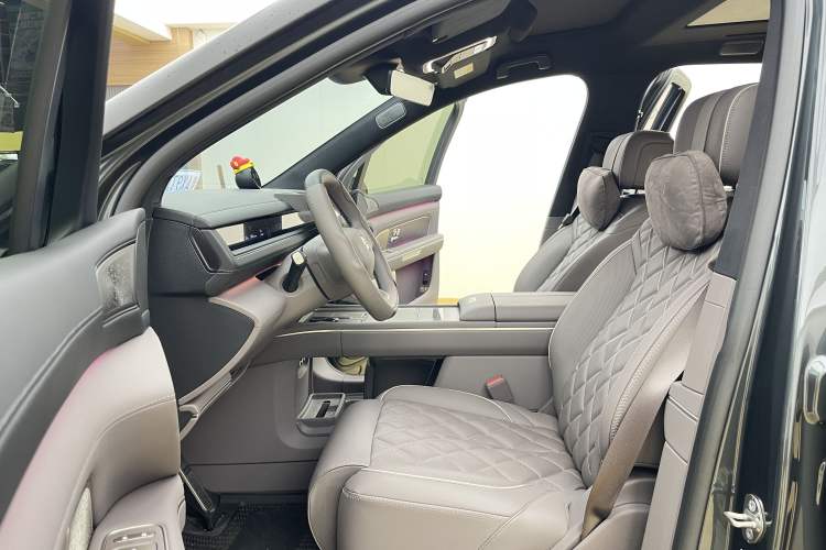 Used Nio ES8 2026 Model 6-seat Executive Signature Edition Left Front Seat