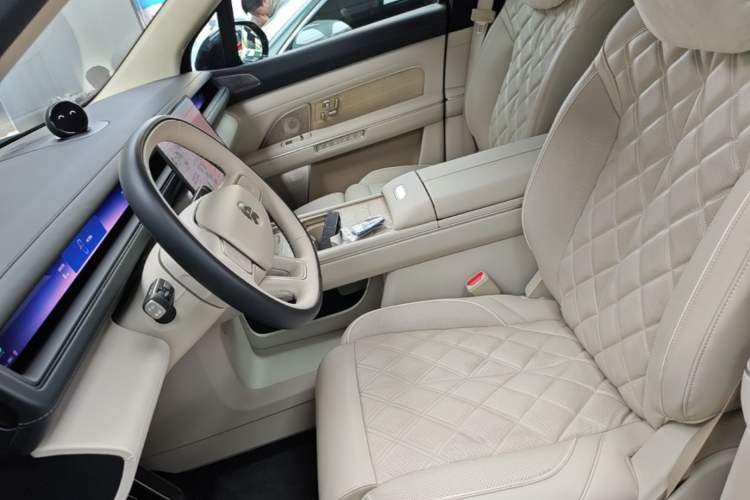Used Nio ES8 2026 Model 6-seat Executive Luxury Edition Left Front Seat