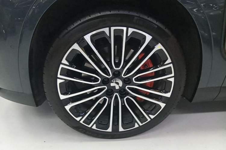 Used Nio ES8 2026 Model 6-seat Executive Signature Edition Left Front Wheel Hub
