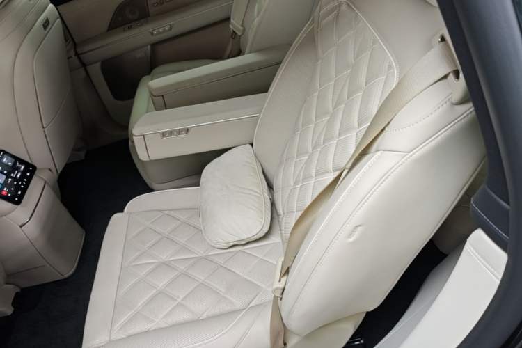 Used Nio ES8 2026 Model 6-seat Executive Luxury Edition Left Rear Seat