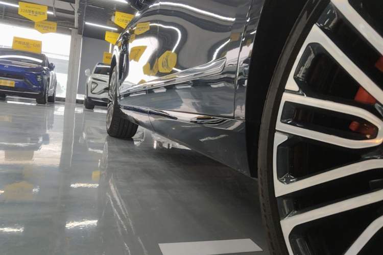 Used Nio ES8 2026 Model 6-seat Executive Signature Edition Left Side Sill