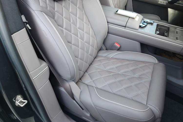 Used Nio ES8 2026 Model 7-seat Executive Luxury Edition Right Front Seat