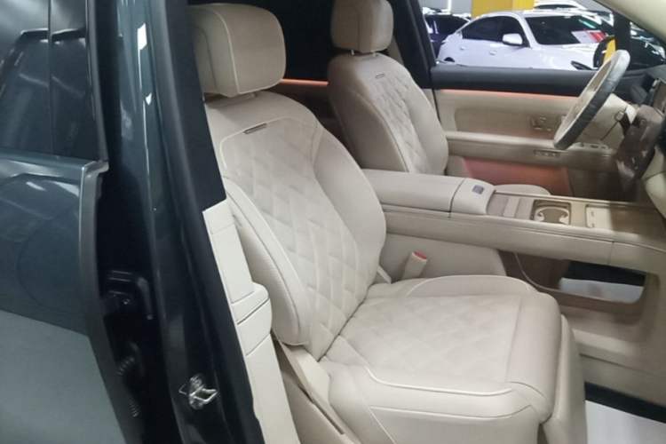 Used Nio ES8 2026 Model 6-seat Executive Signature Edition Right Front Seat
