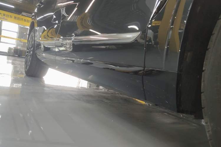 Used Nio ES8 2026 Model 6-seat Executive Signature Edition Right Side Sill