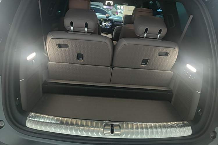 Used Nio ES8 2026 Model 6-seat Executive Signature Edition Trunk