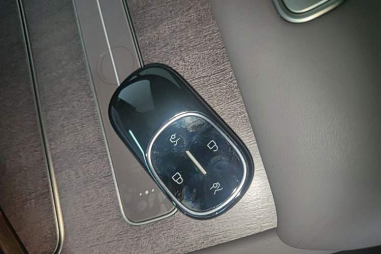 Used Nio ES8 2026 Model 6-seat Executive Signature Edition Vehicle Key