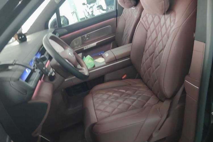 Used Nio ES8 2026 Model 6-seat Executive Signature Edition Left Front Seat