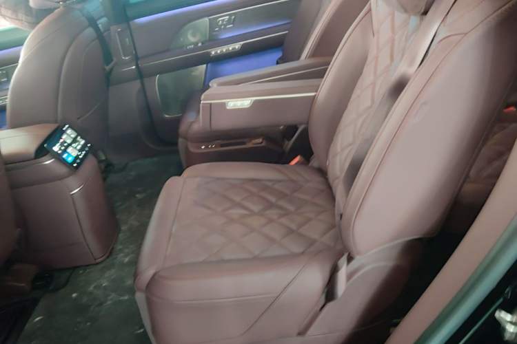 Used Nio ES8 2026 Model 6-seat Executive Signature Edition Left Rear Seat