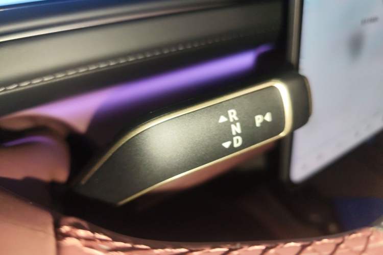 Used Nio ES8 2026 Model 6-seat Executive Signature Edition Gear Lever
