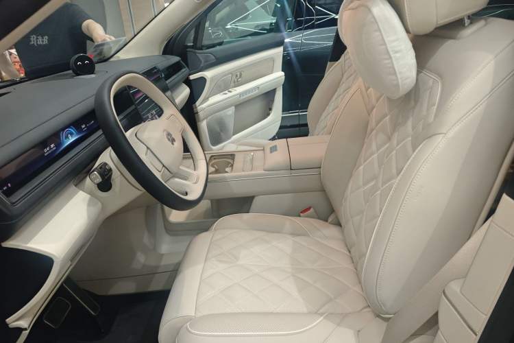 Used Nio ES8 2026 Model 6-seat Executive Luxury Edition Left Front Seat