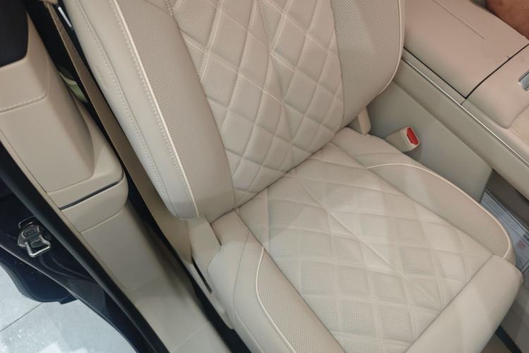 Used Nio ES8 2026 Model 6-seat Executive Luxury Edition Right Front Seat