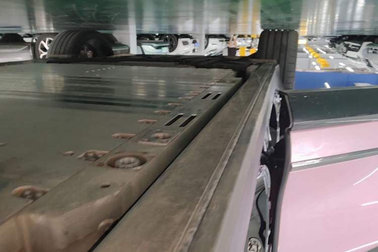 Used Nio ES8 2026 Model 6-seat Executive Signature Edition Right Side Sill