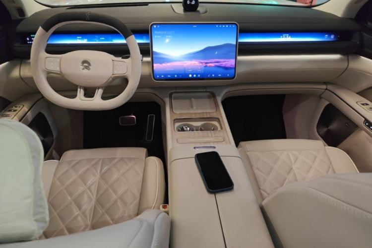 Used Nio ES8 2026 Model 6-seat Executive Signature Edition Center Console
