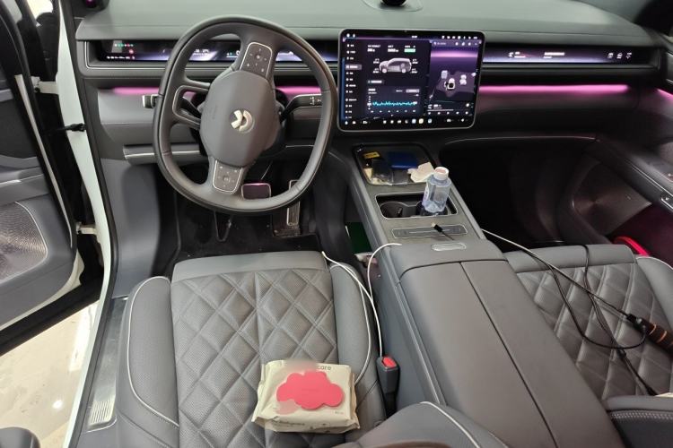 Used Nio ES8 2026 Model 6-seat Executive Signature Edition Center Console