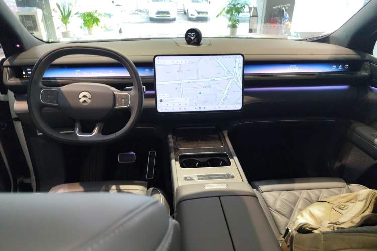 Used Nio ES8 2026 Model 6-seat Executive Signature Edition Center Console