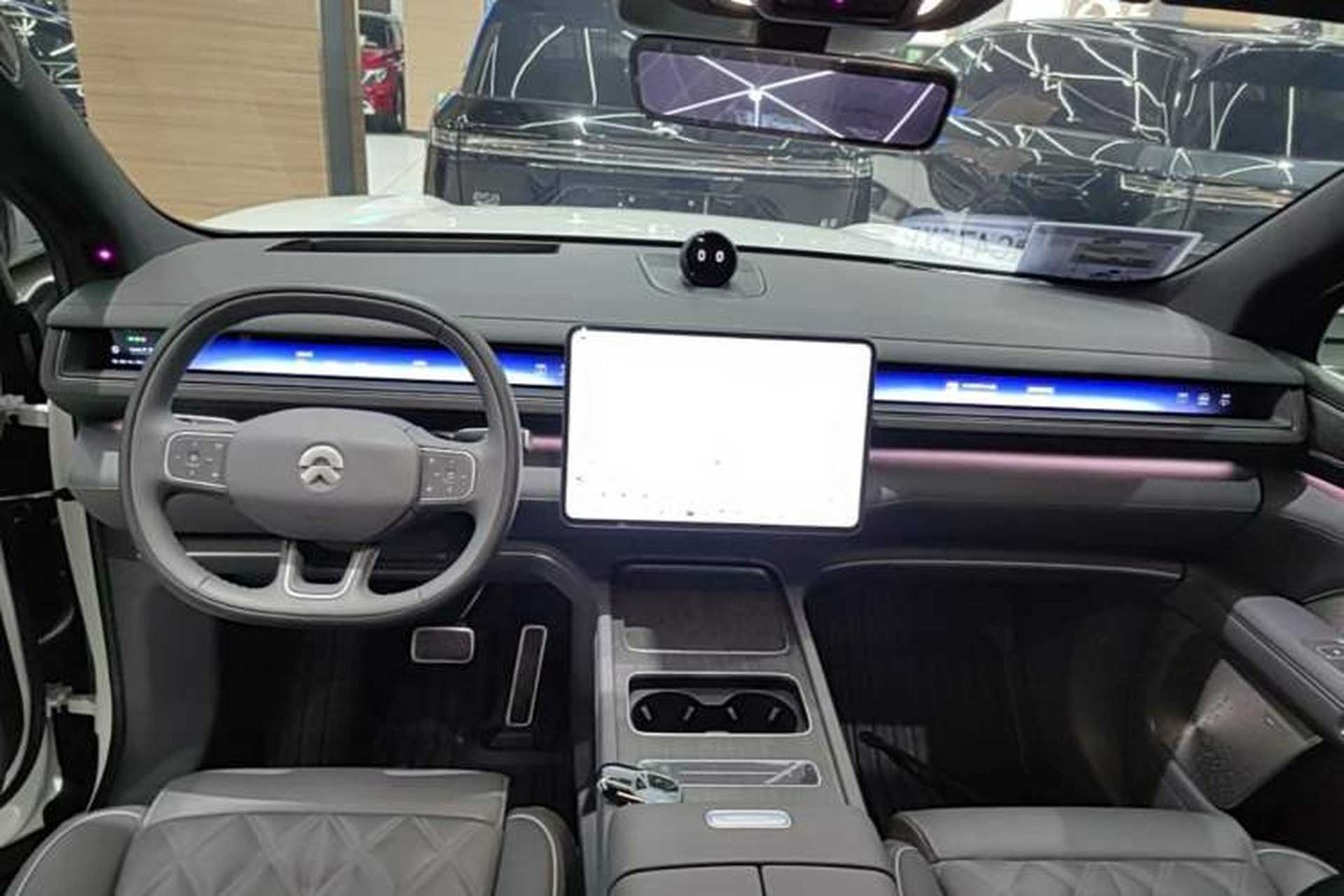 Used Nio ES8 2026 Model 6-seat Executive Signature Edition Center Console