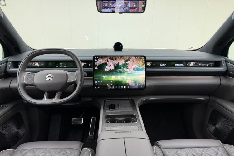 Used Nio ES8 2026 Model 6-seat Executive Signature Edition Center Console