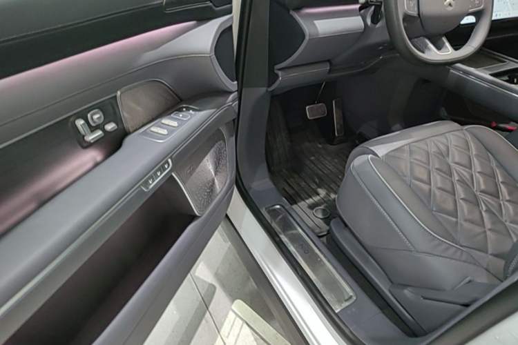 Used Nio ES8 2026 Model 6-seat Executive Signature Edition Driver Seat