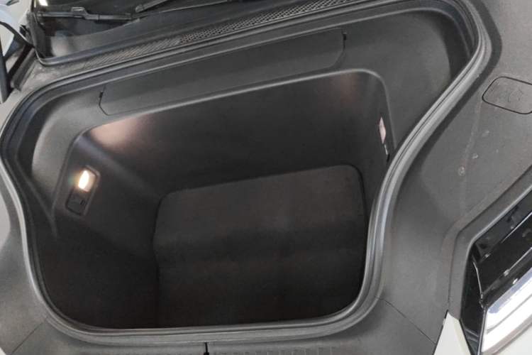 Used Nio ES8 2026 Model 6-seat Executive Signature Edition Engine Bay