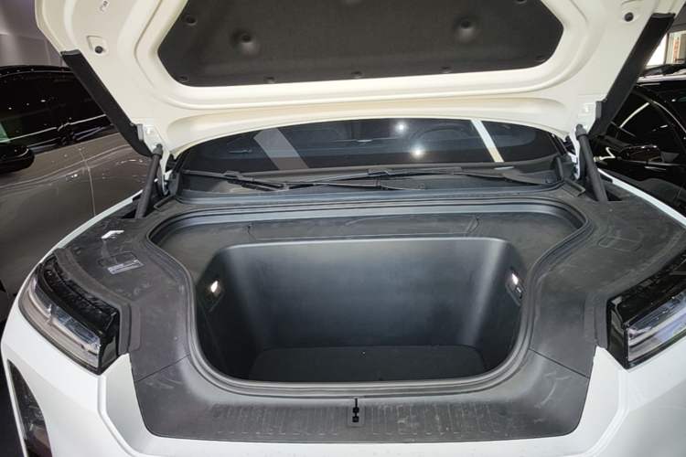 Used Nio ES8 2026 Model 6-seat Executive Luxury Edition Engine Bay