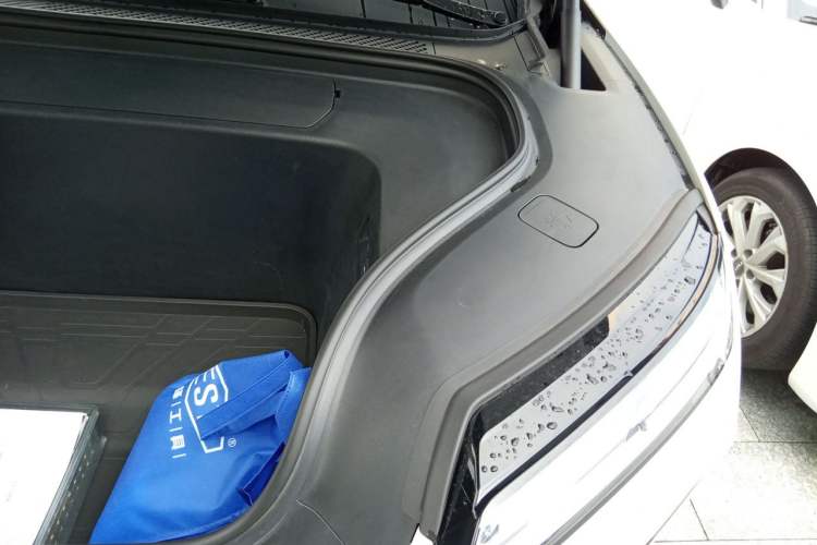 Used Nio ES8 2026 Model 6-seat Executive Luxury Edition Engine Bay Left