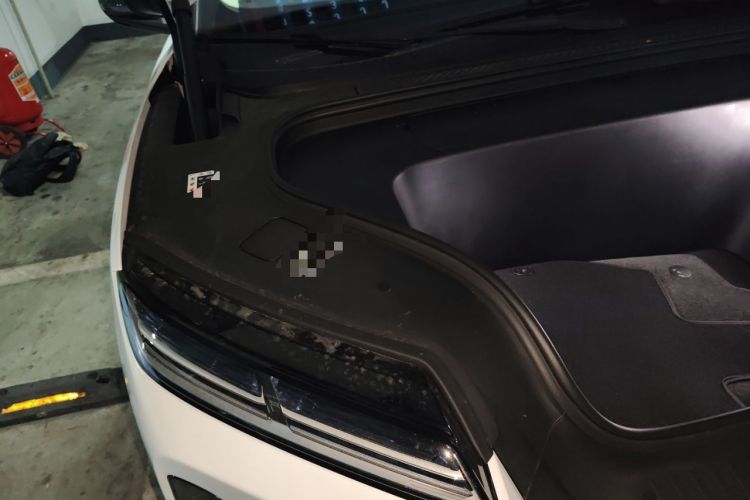 Used Nio ES8 2026 Model 6-seat Executive Signature Edition Engine Bay Right