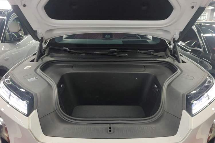 Used Nio ES8 2026 Model 6-seat Executive Luxury Edition Engine Bay