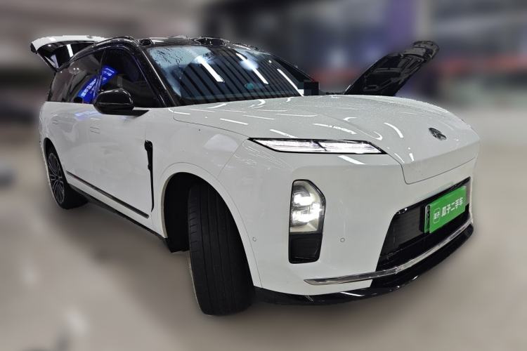 Used Nio ES8 2026 Model 6-seat Executive Signature Edition Front Right 45 Deg