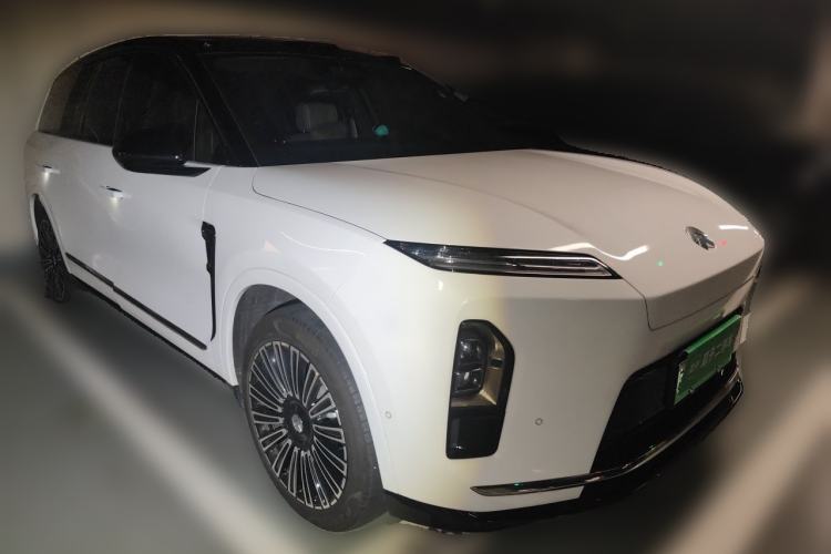 Used Nio ES8 2026 Model 6-seat Executive Luxury Edition Front Right 45 Deg