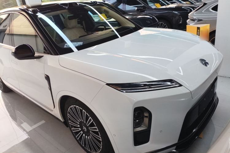 Used Nio ES8 2026 Model 6-seat Executive Luxury Edition Front Right 45 Deg