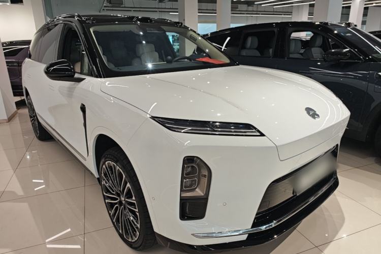 Used Nio ES8 2026 Model 6-seat Executive Signature Edition Front Right 45 Deg