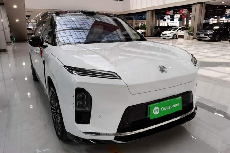 Used Nio ES8 2026 Model 6-seat Executive Signature Edition Front Right 45 Deg