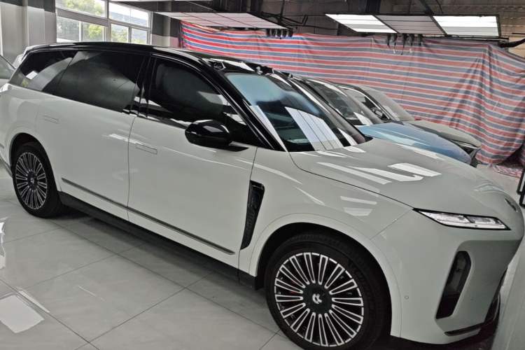 Used Nio ES8 2026 Model 6-seat Executive Luxury Edition Front Right 45 Deg