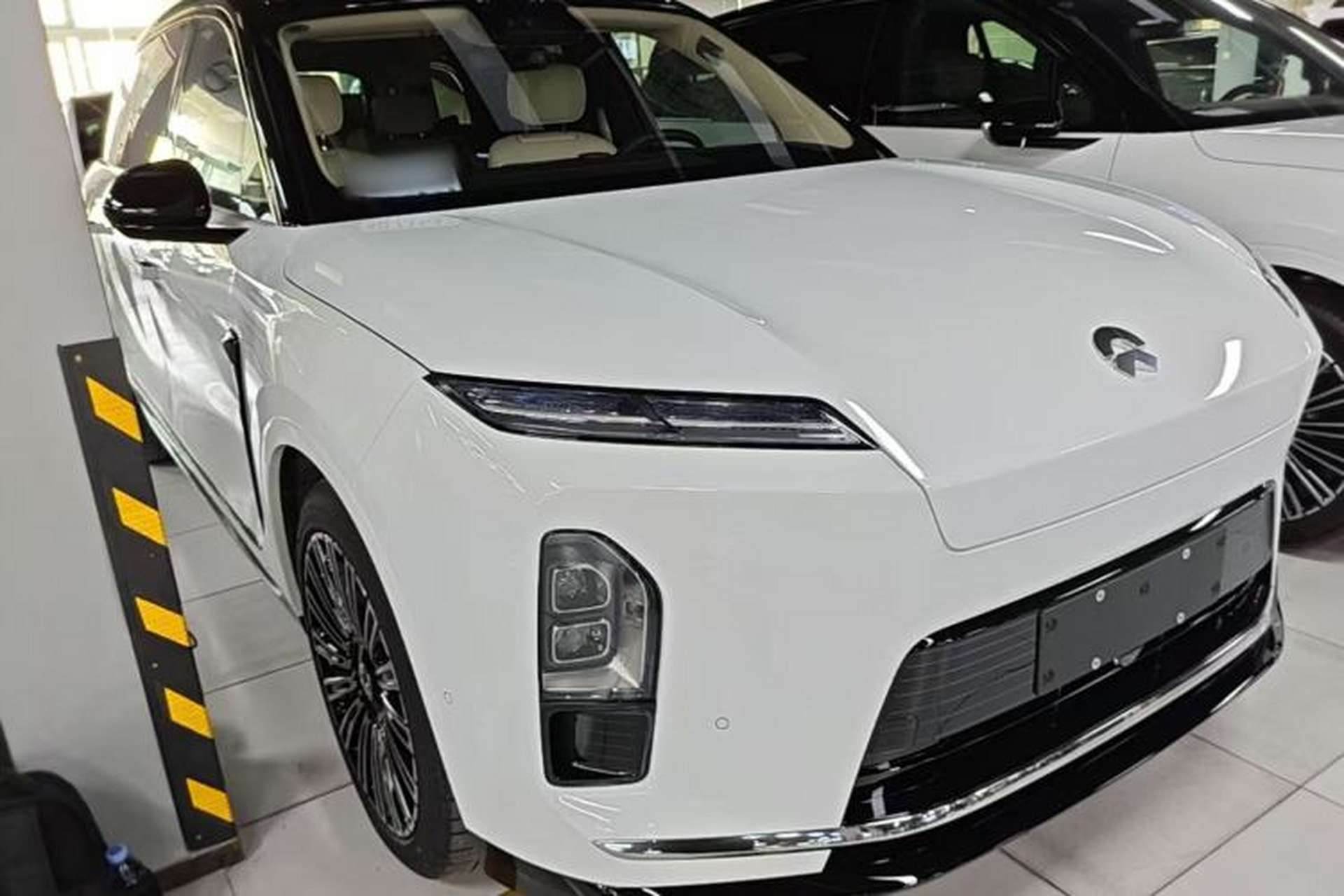 Used Nio ES8 2026 Model 6-seat Executive Luxury Edition Front Right 45 Deg