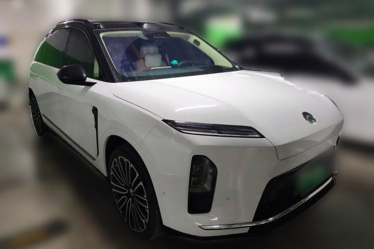 Used Nio ES8 2026 Model 6-seat Executive Signature Edition Front Right 45 Deg