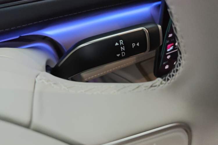Used Nio ES8 2026 Model 6-seat Executive Signature Edition Gear Lever