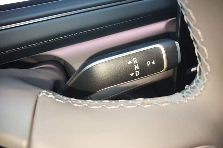 Used Nio ES8 2026 Model 6-seat Executive Luxury Edition Gear Lever