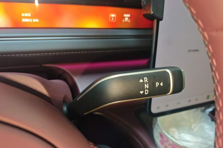 Used Nio ES8 2026 Model 6-seat Executive Signature Edition Gear Lever