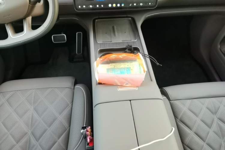 Used Nio ES8 2026 Model 7-seat Executive Luxury Edition Gear Lever