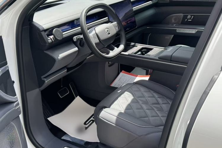 Used Nio ES8 2026 Model 6-seat Executive Signature Edition Interior 1