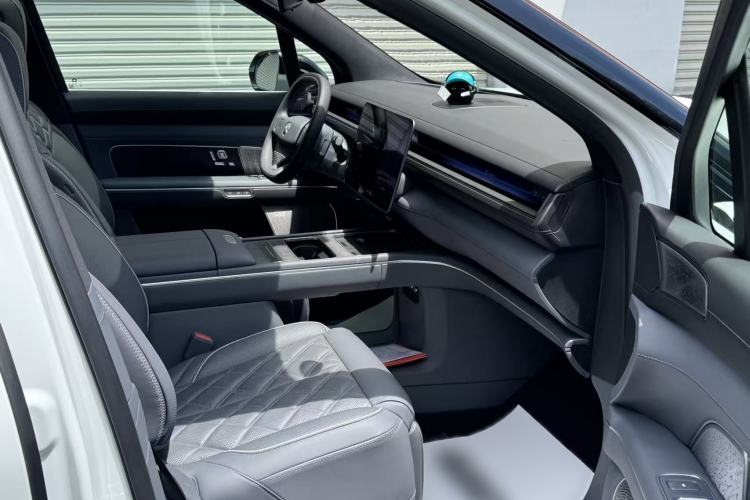 Used Nio ES8 2026 Model 6-seat Executive Signature Edition Interior 10
