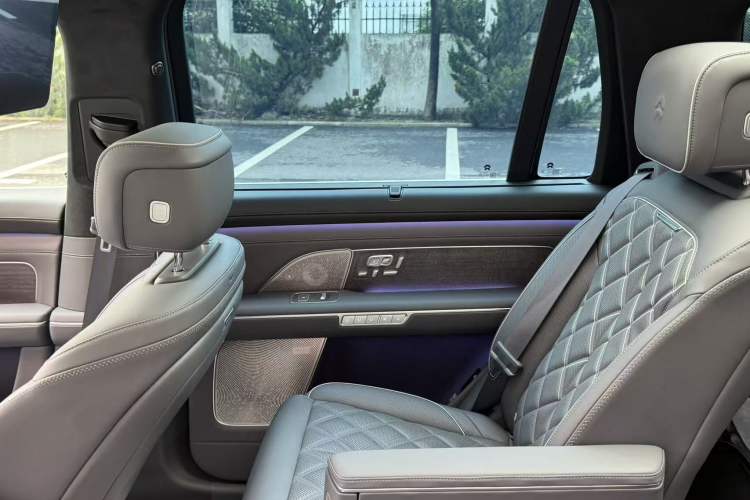 Used Nio ES8 2026 Model 6-seat Executive Signature Edition Interior 11