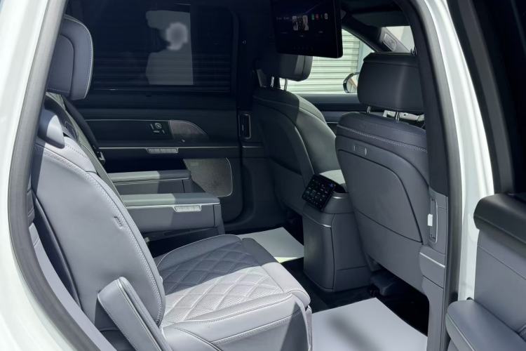 Used Nio ES8 2026 Model 6-seat Executive Signature Edition Interior 12