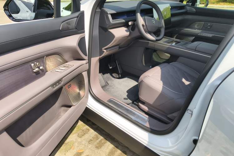 Used Nio ES8 2026 Model 6-seat Executive Luxury Edition Interior 3