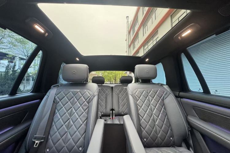 Used Nio ES8 2026 Model 6-seat Executive Signature Edition Interior 3