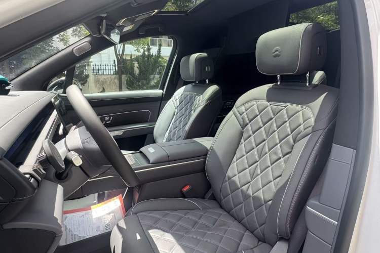 Used Nio ES8 2026 Model 6-seat Executive Signature Edition Interior 4