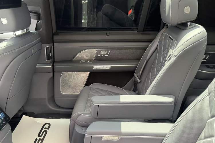 Used Nio ES8 2026 Model 6-seat Executive Signature Edition Interior 5